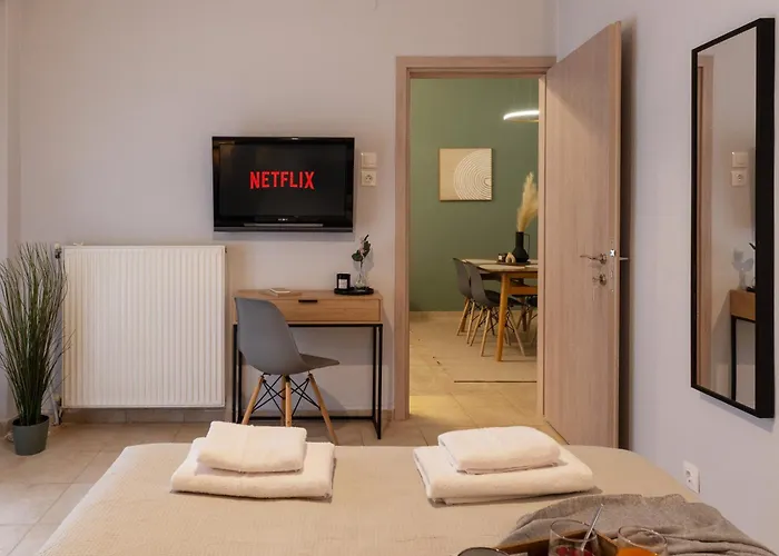 Chic With Balcony דירה *