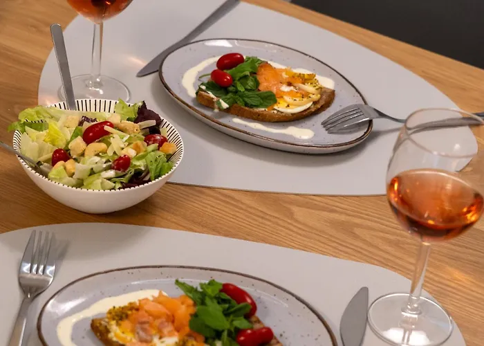 Chic With Balcony 公寓 *