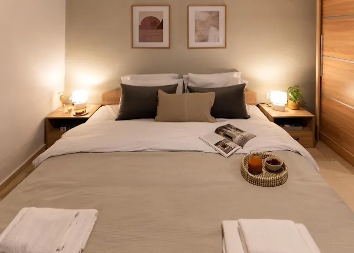 公寓 Chic With Balcony