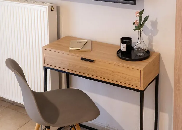 דירה Chic With Balcony *