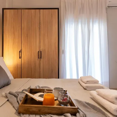 Chic With Balcony דירה