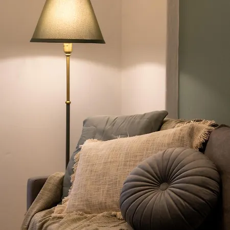 דירה Chic With Balcony