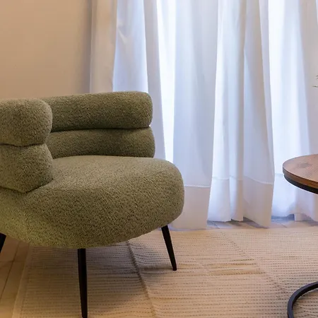 Chic With Balcony Apartment Thessaloniki