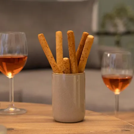 Chic With Balcony Apartment *