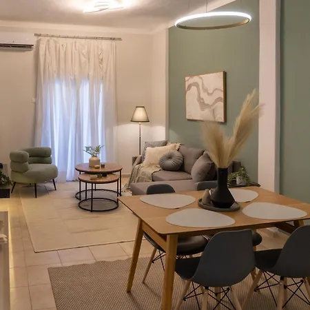 Chic With Balcony Apartment Thessaloniki