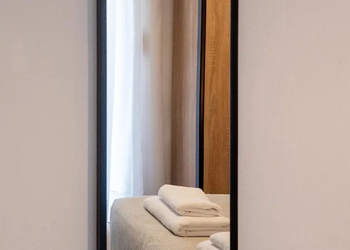 Apartamento Chic With Balcony
